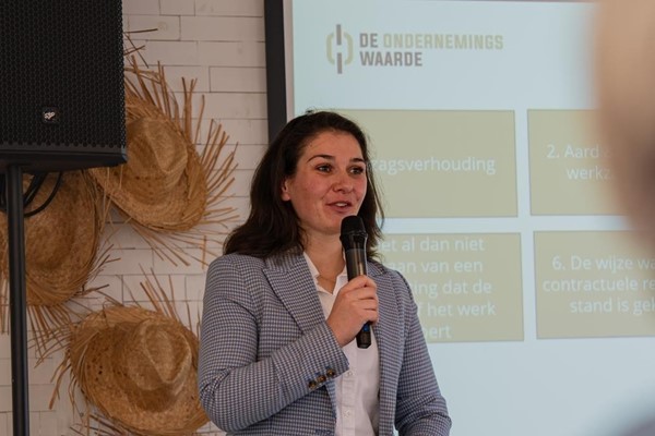 Werkgeluk en prestaties: geen tegenstelling, maar elkaars versterker
